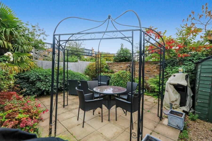 Property photo 2 of 8