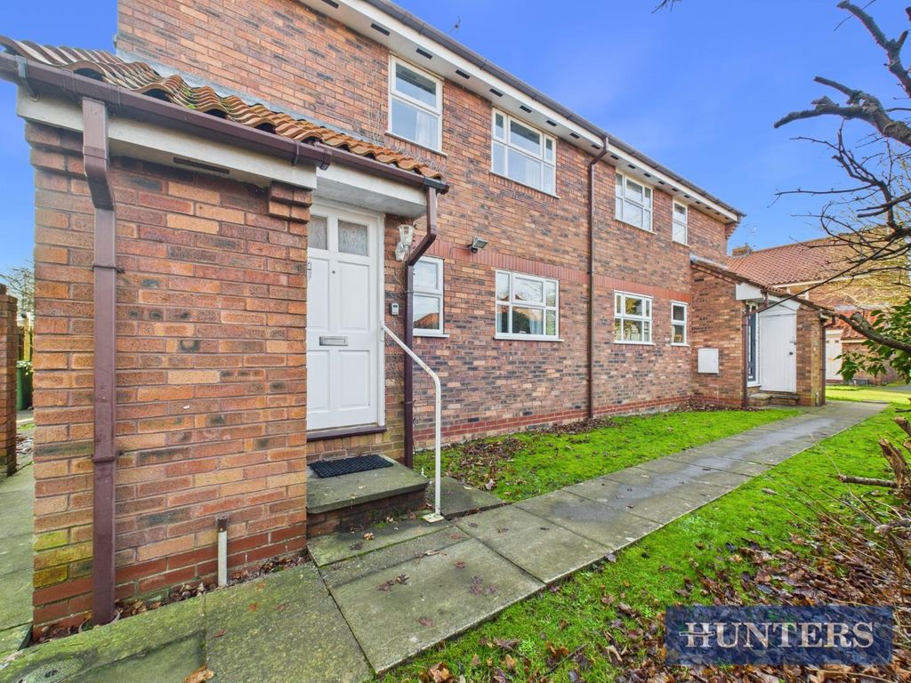 Property photo 1 of 6 Entrance