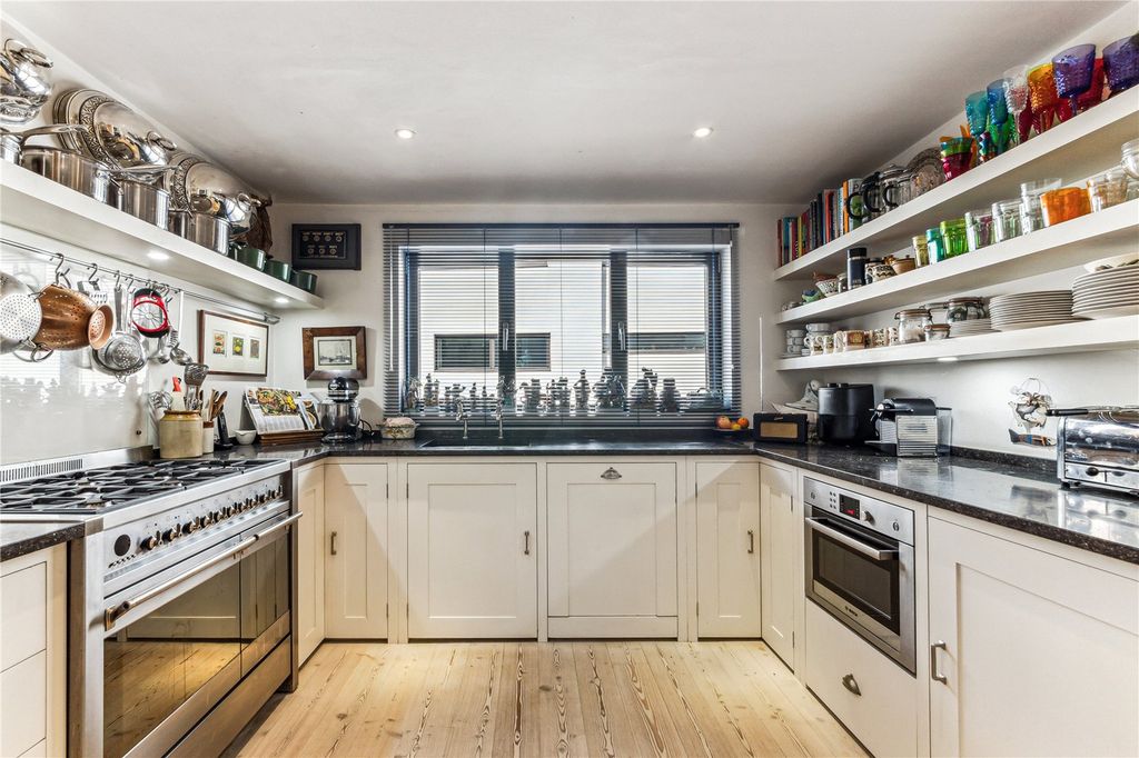 Property photo 3 of 15 Kitchen