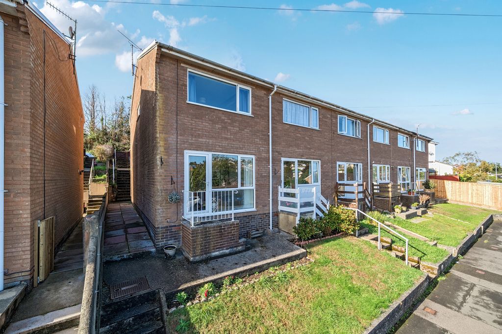 Property photo 1 of 19 1527507-1-1A0F723...