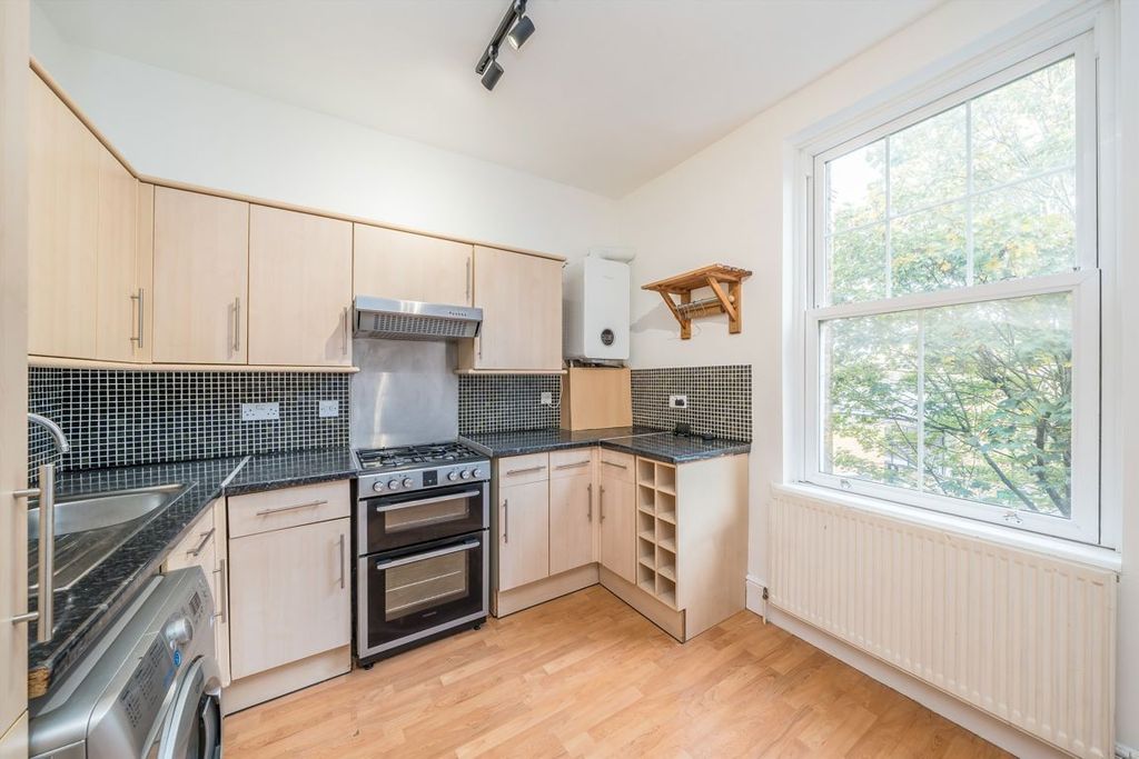 Property photo 2 of 6