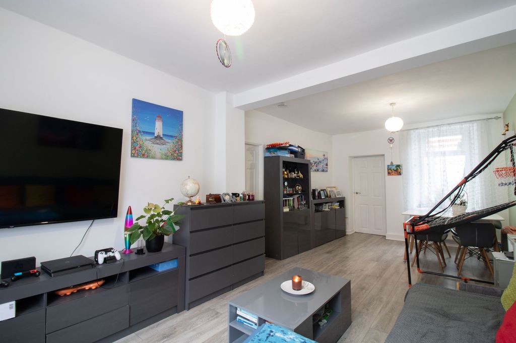 Property photo 3 of 21