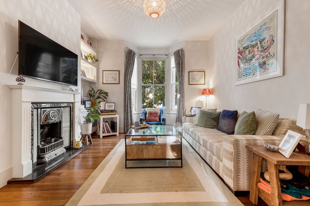 Property photo 1 of 8