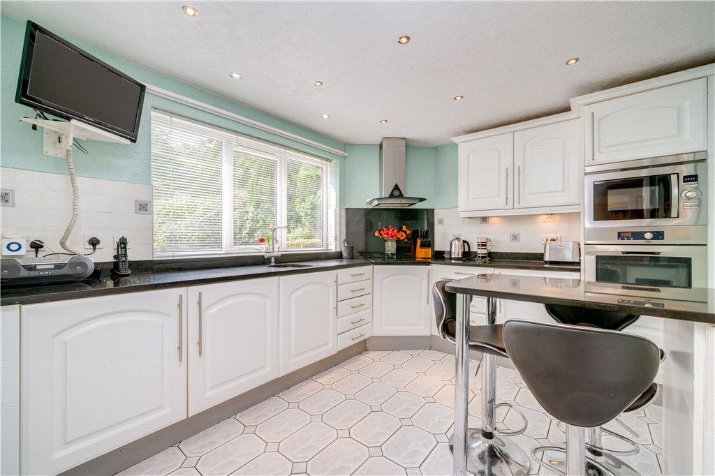 Property photo 2 of 20 Kitchen