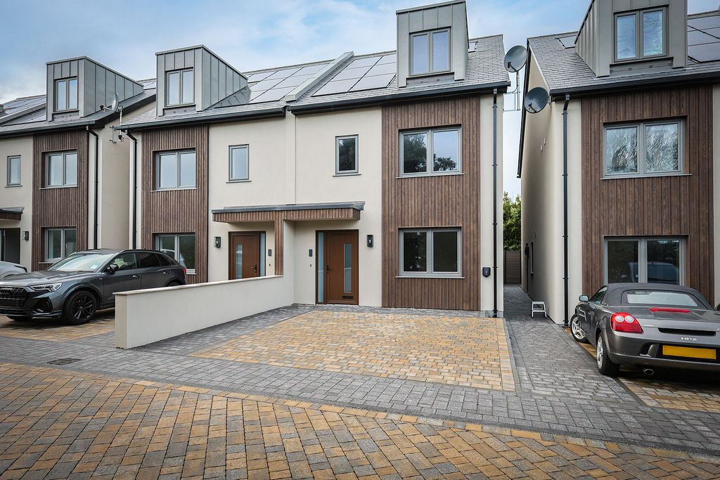 Property photo 1 of 20 Photo 0