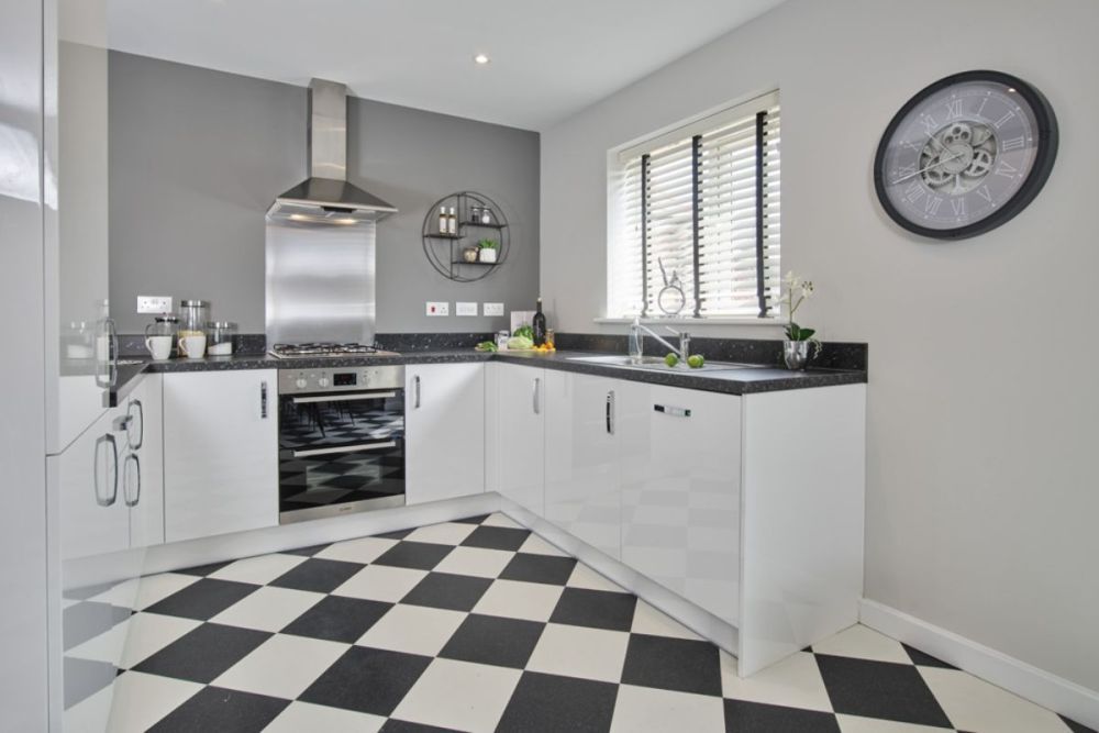 Property photo 3 of 10 Saffron Fields The Romsey