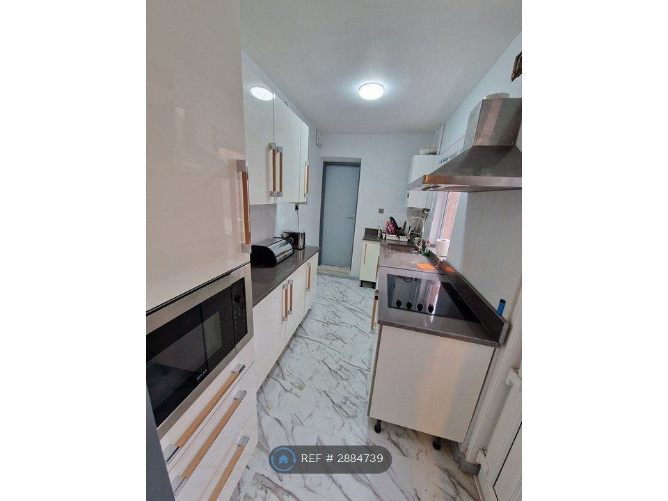 Property photo 1 of 2