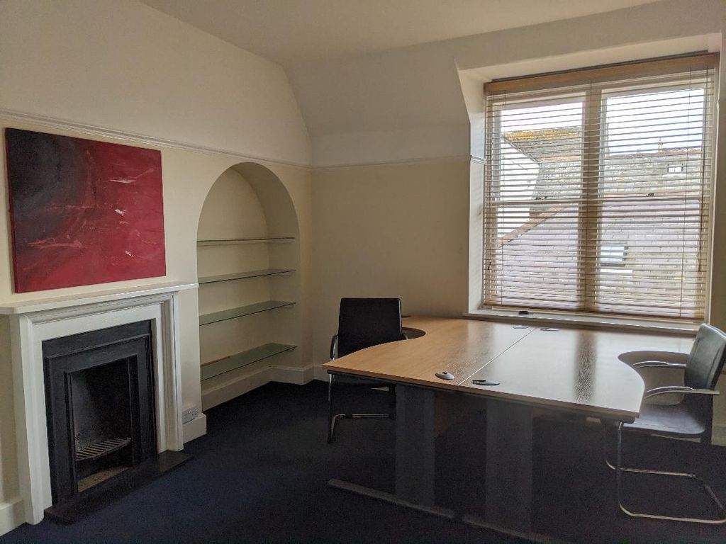 Property photo 3 of 7 Suite9 Photo1.Jpg