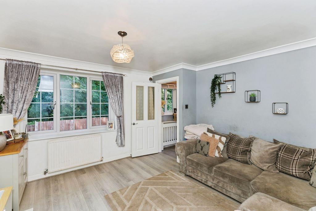 Property photo 2 of 16 Pbox-Img.Jpg