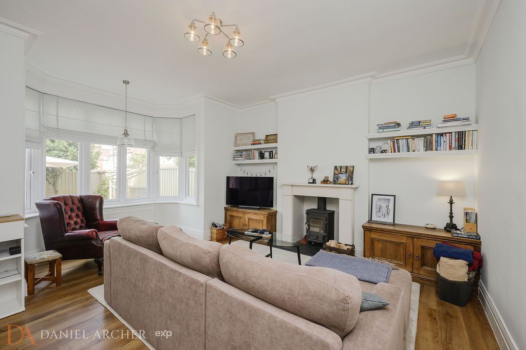 Property photo 2 of 28