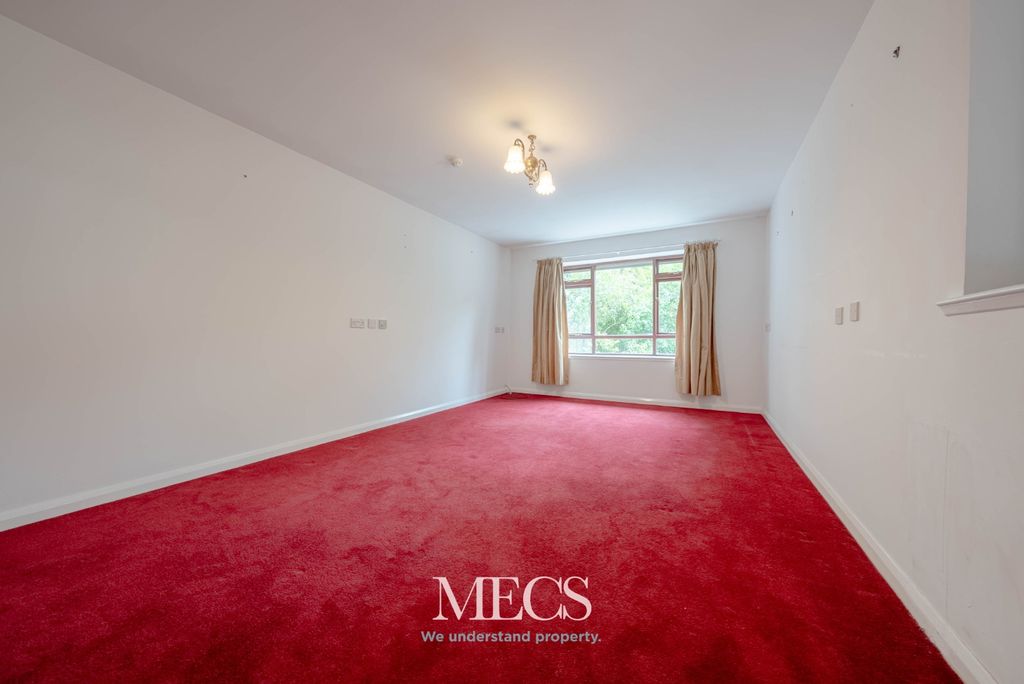 Property photo 2 of 8 5383093