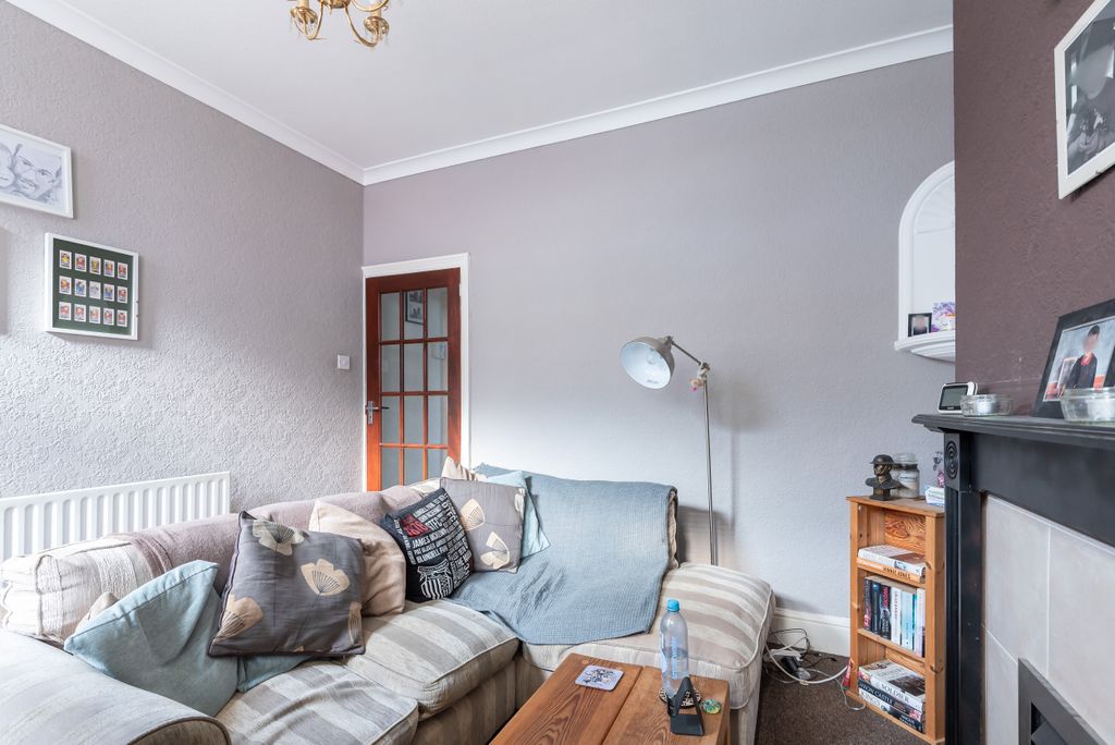 Property photo 2 of 17