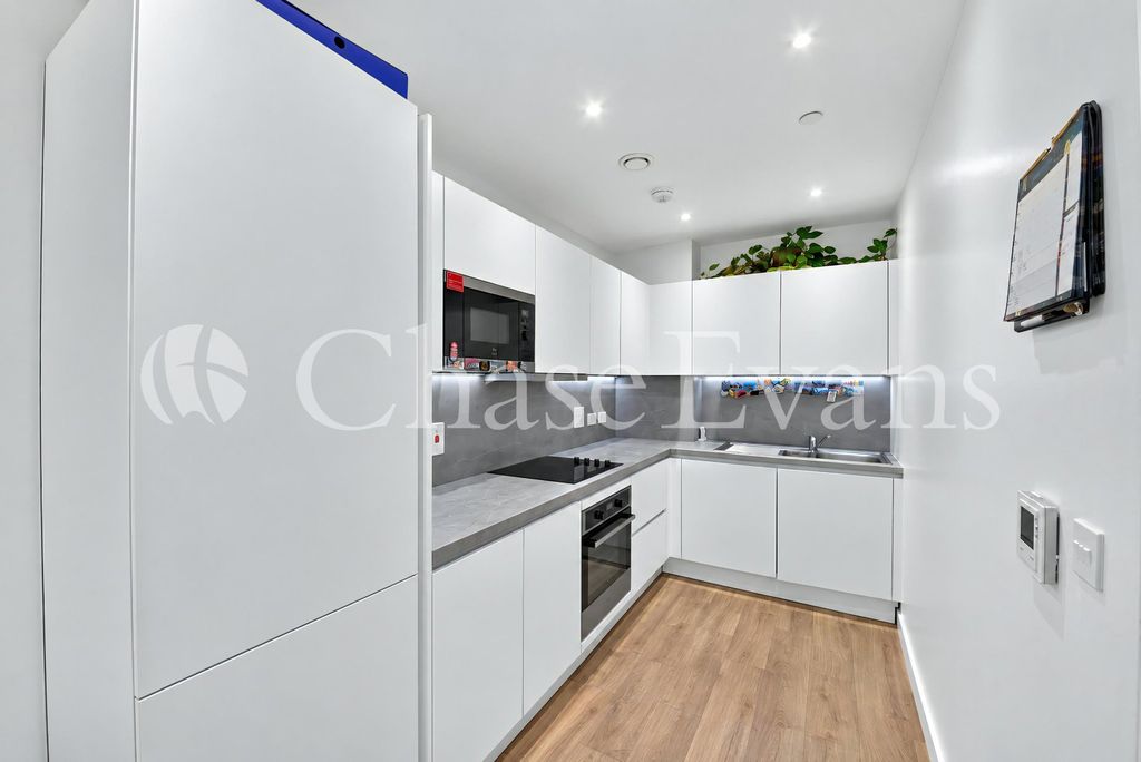 Property photo 2 of 15 Kitchen