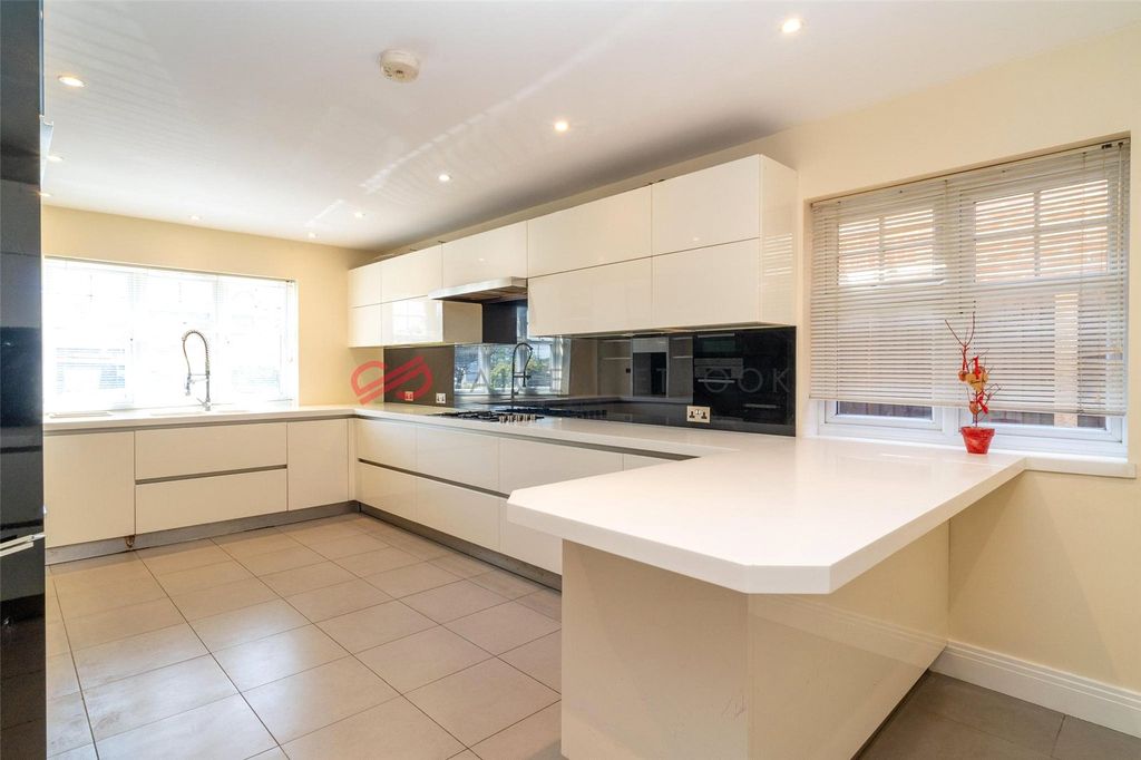 Property photo 3 of 22 Picture No. 04