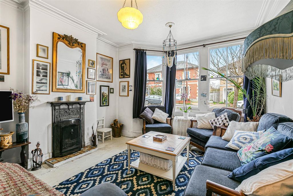 Property photo 2 of 21