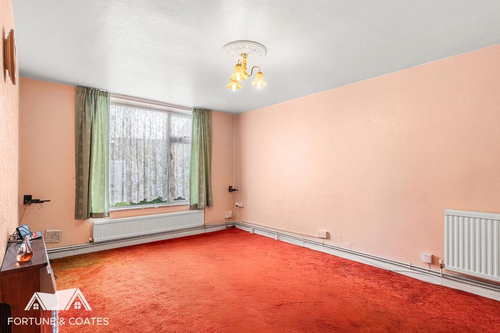 Property photo 2 of 11 Woodcroft_1.Jpg