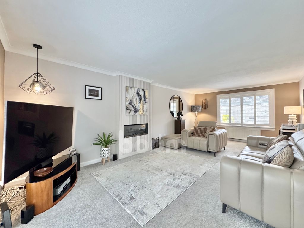 Property photo 2 of 25 Holms Crescent, Erskine Lounge Image