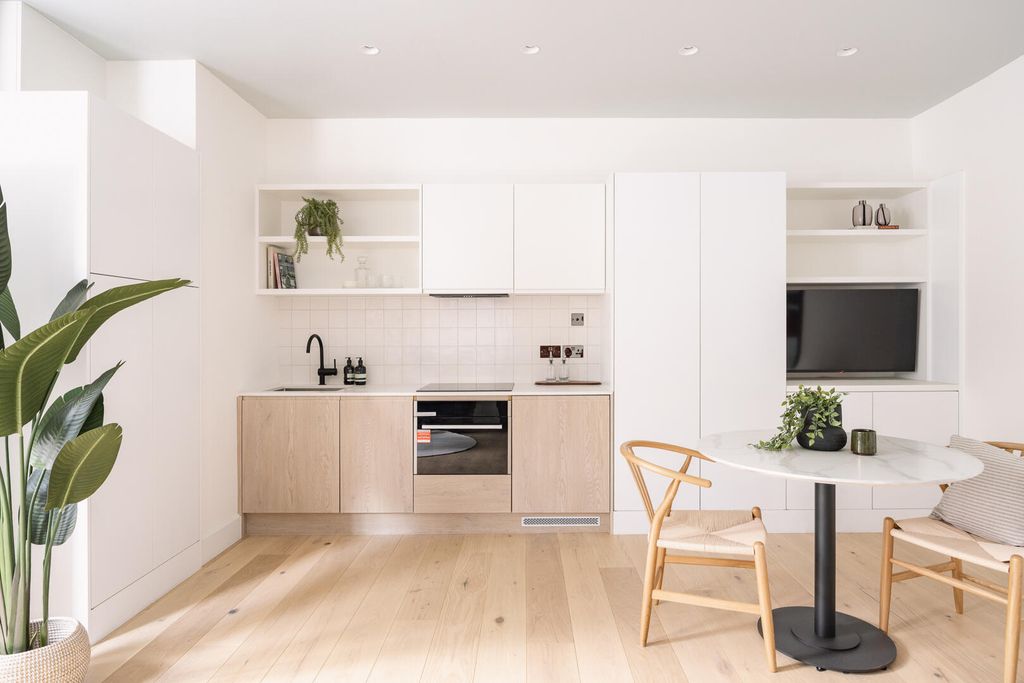 Property photo 1 of 20 31 Warwick Road .Jpg