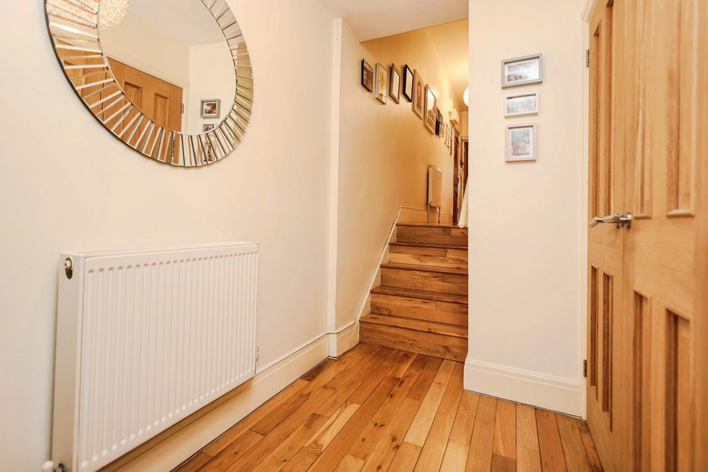 Property photo 3 of 16 Pbox-Img.Jpg