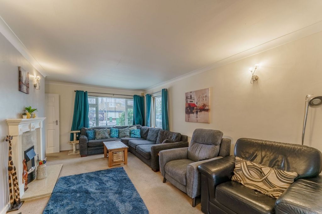 Property photo 3 of 40