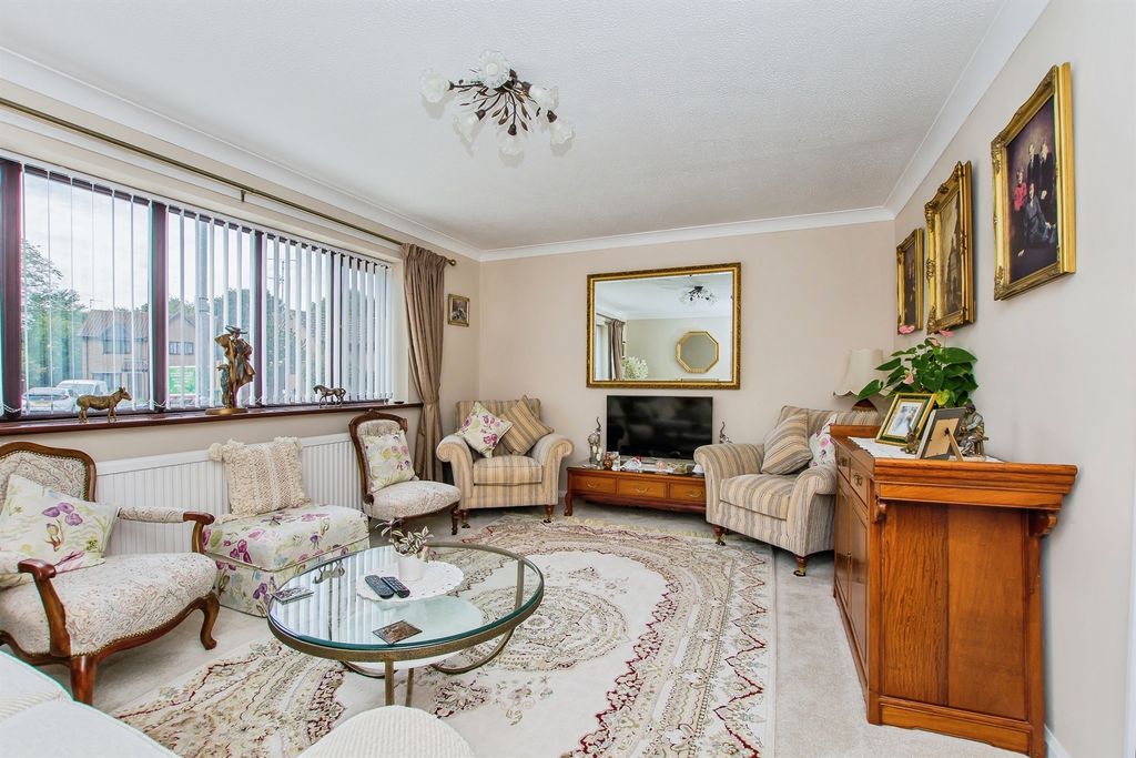 Property photo 3 of 18