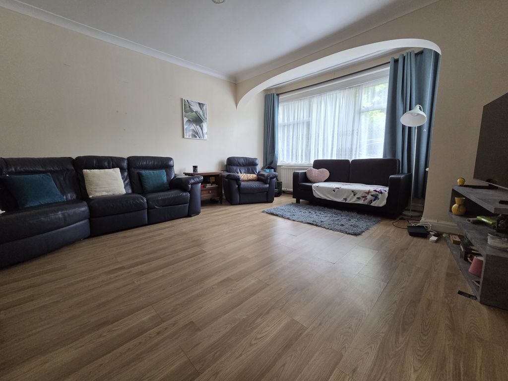 Property photo 1 of 19 5 Bed Semi-Detached House To Rent Preston Road, Wembley Ha9
