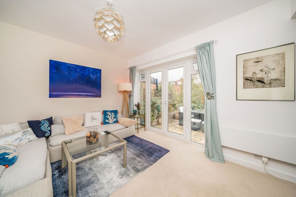 Property photo 2 of 7