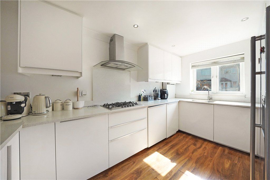 Property photo 3 of 20 Kitchen