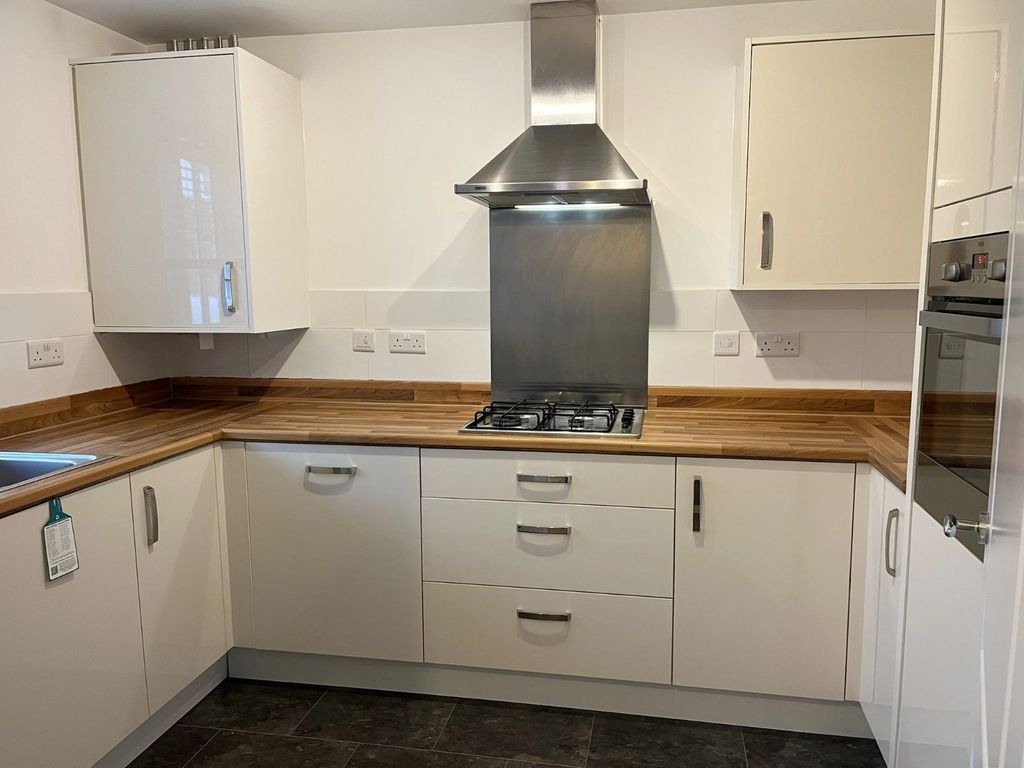 Property photo 2 of 9 Picture No. 17