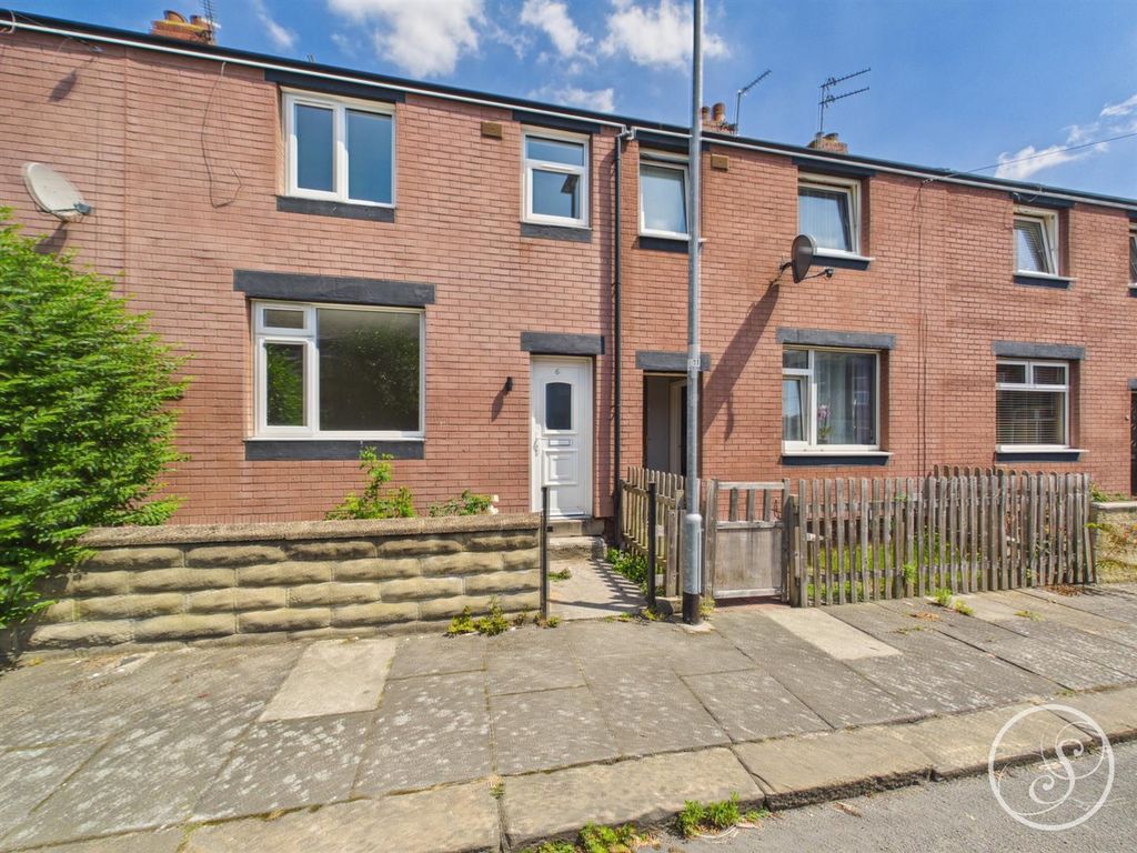 Property photo 1 of 18 External