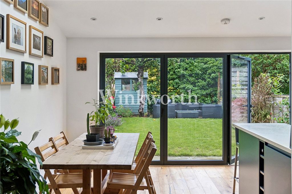 Property photo 3 of 21 Picture No. 11