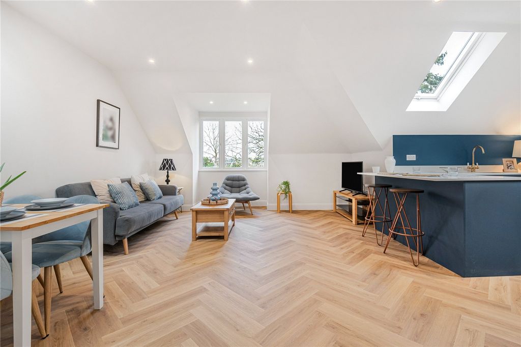 Property photo 2 of 19 Picture No. 70