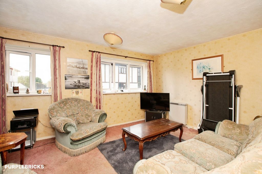 Property photo 2 of 10