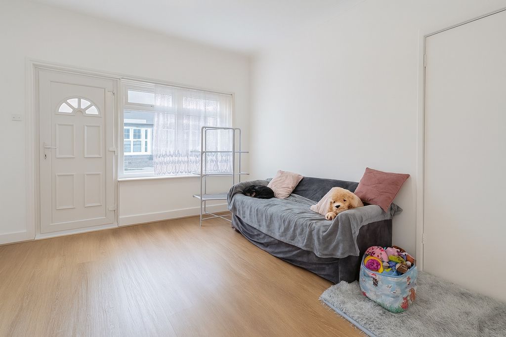 Property photo 1 of 4