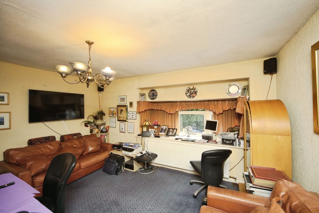 Property photo 3 of 18 Pbox-Img.Jpg