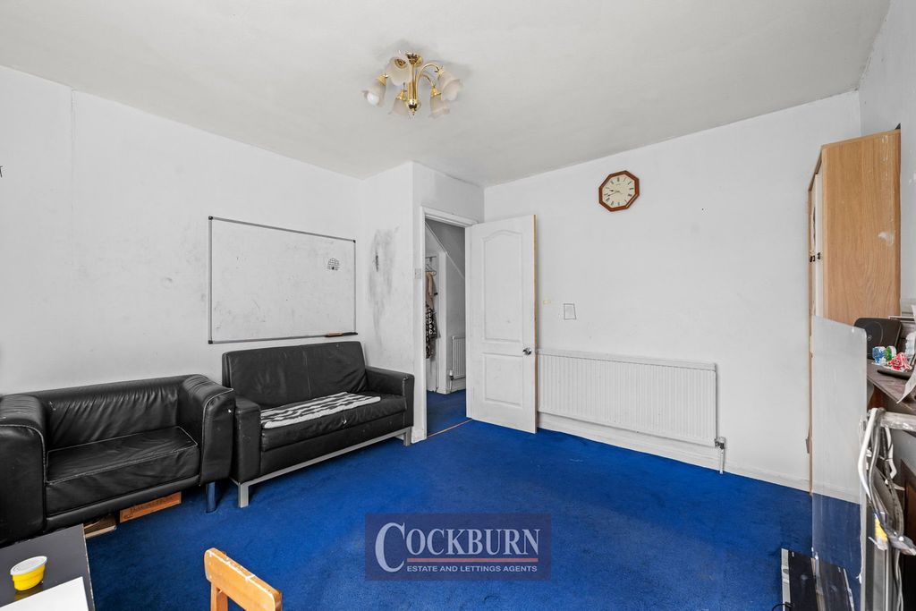 Property photo 2 of 13