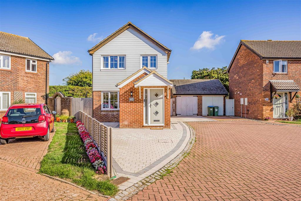 Property photo 1 of 22 40 Puffin Crescent, Fareham-Small-Porticomarketing