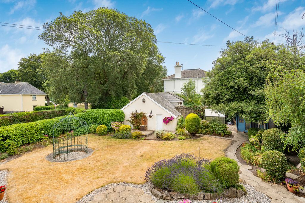 Property photo 2 of 26