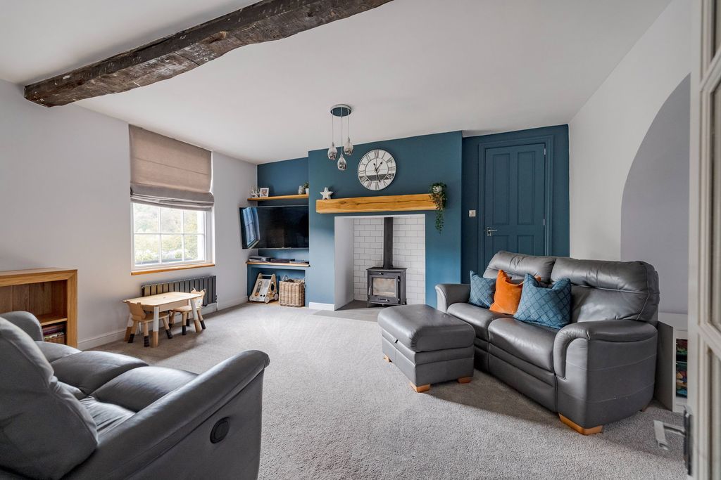 Property photo 2 of 35