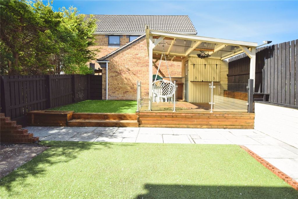 Property photo 2 of 18 Rear Garden
