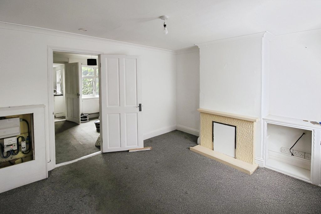 Property photo 3 of 9 Photo #3