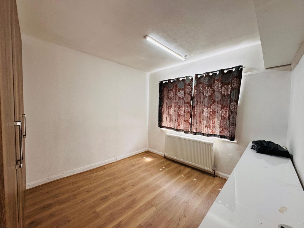 Property photo 1 of 9 4 Bed End Terrace To Rent Nellgrove Road, Uxbridge Ub10