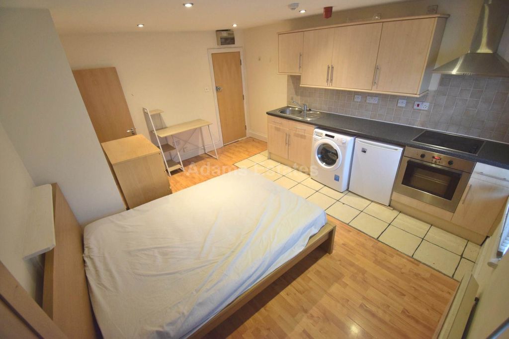 Property photo 1 of 3