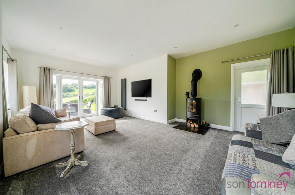 Property photo 3 of 52 Dec98c82-93Bd-4F8E-A6c9-B63F2Ca374B8.Jpg