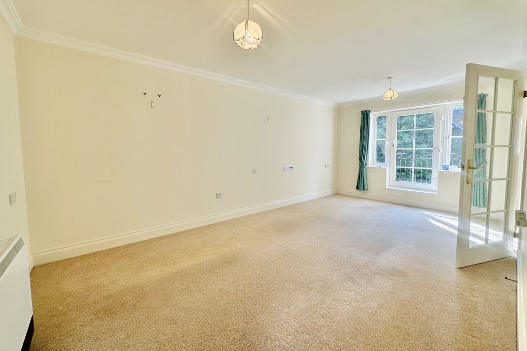 Property photo 3 of 8 Picture No. 14