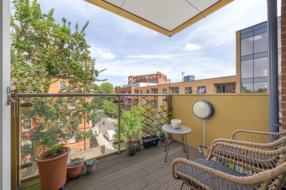 Property photo 2 of 17