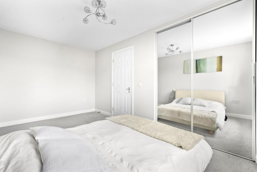 Property photo 3 of 26 Bedroom