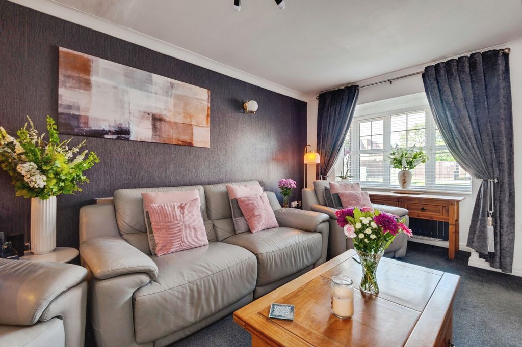 Property photo 3 of 21 Pbox-Img.Jpg