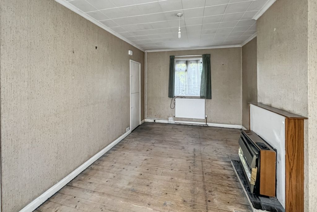 Property photo 2 of 15 38 Dale Road, Crayford, Da1 3Pq