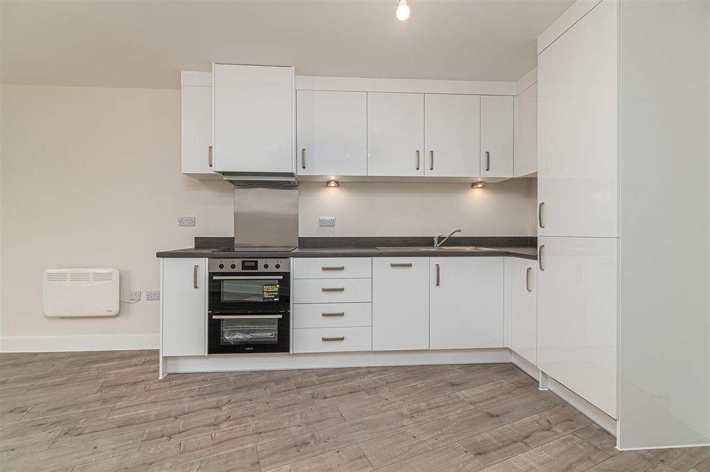 Property photo 2 of 12 Flat 96-6.Jpg